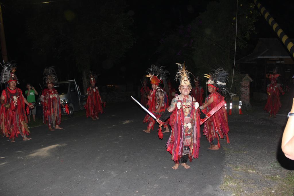 Highland Resort & Nature Tours Tomohon Exterior photo
