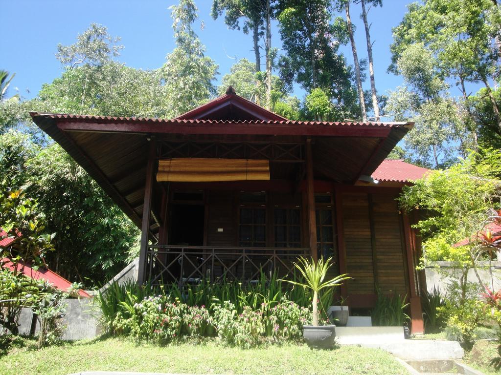 Highland Resort & Nature Tours Tomohon Exterior photo