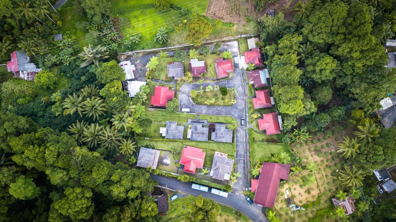 Highland Resort & Nature Tours Tomohon Exterior photo